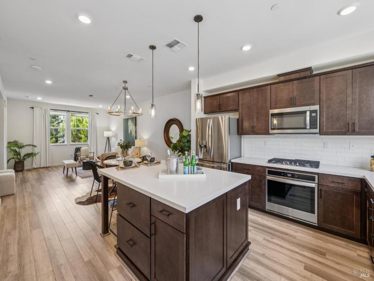 MLS #326031146 img 0