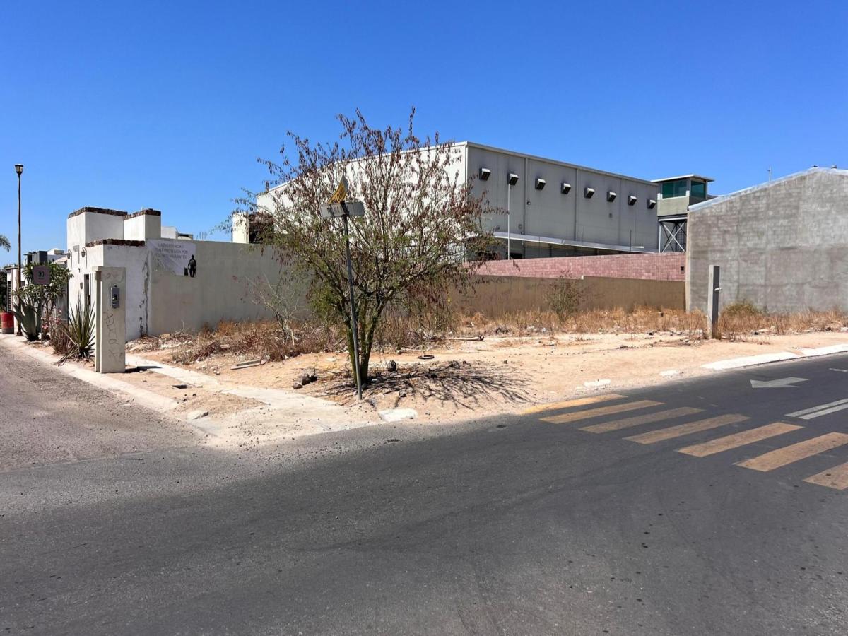 MLS #25-2701 img 0