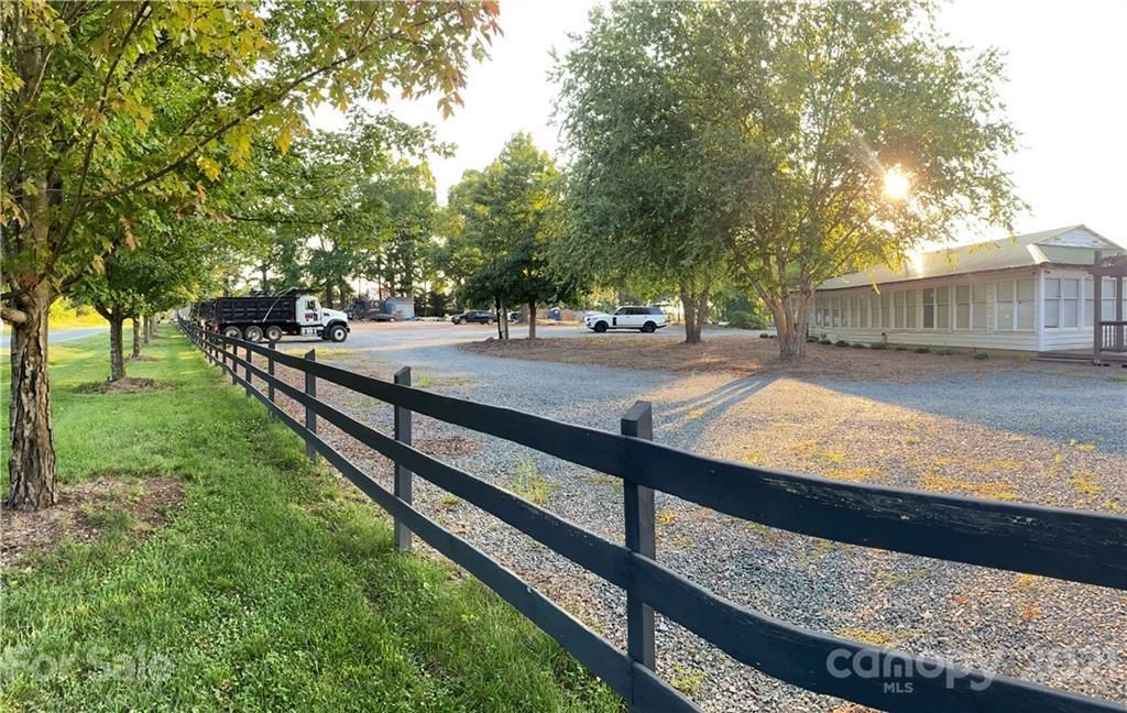 10328 Robinson Church Road Charlotte NC 28215 CAR3771711