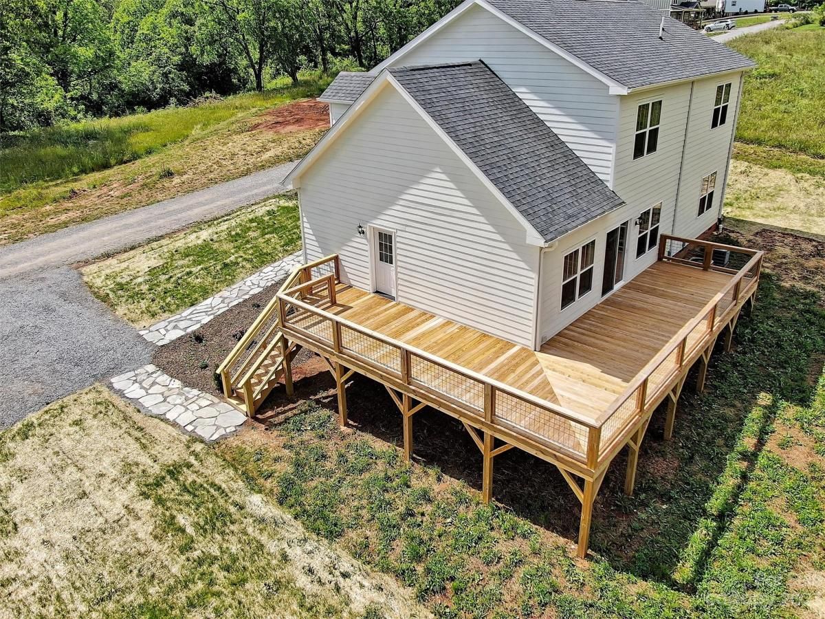 492 Scruggs Circle Canton NC 28716 CAR4050806