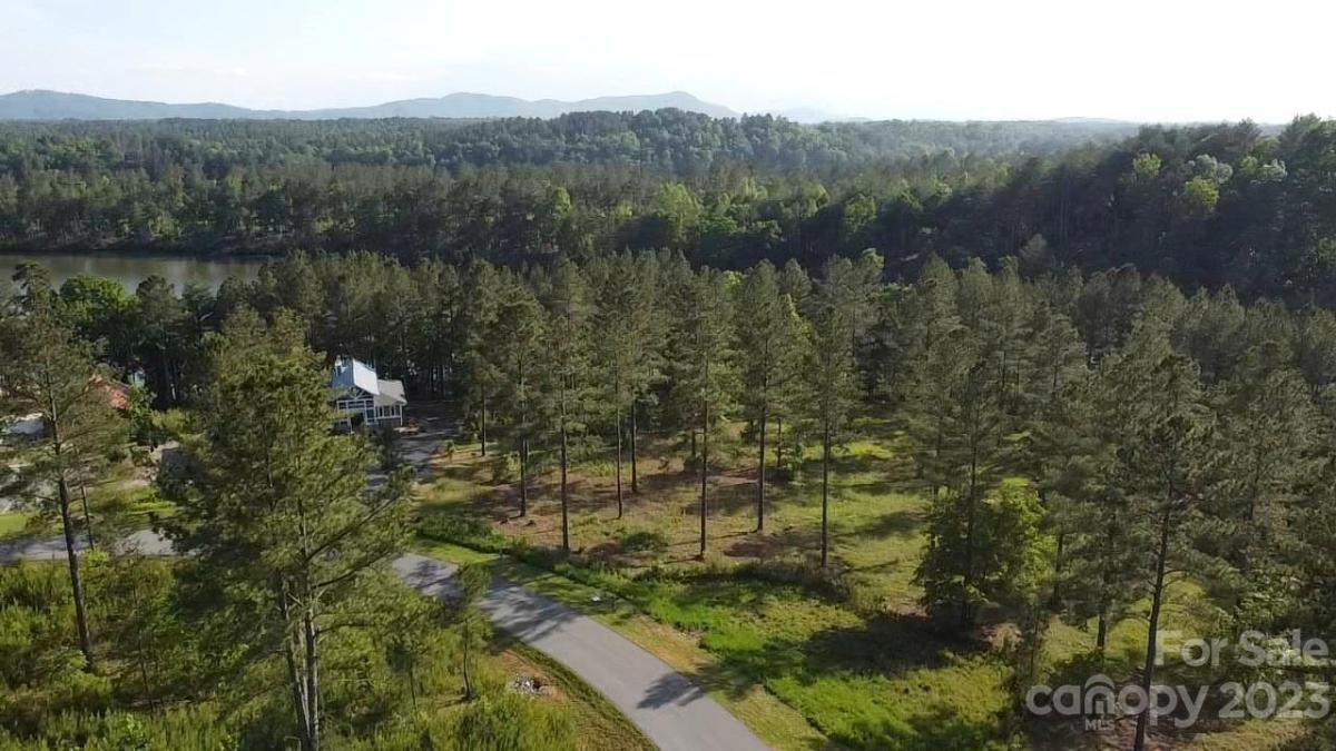 114 Table Rock NW Trace Valdese NC 28690 CAR4010504