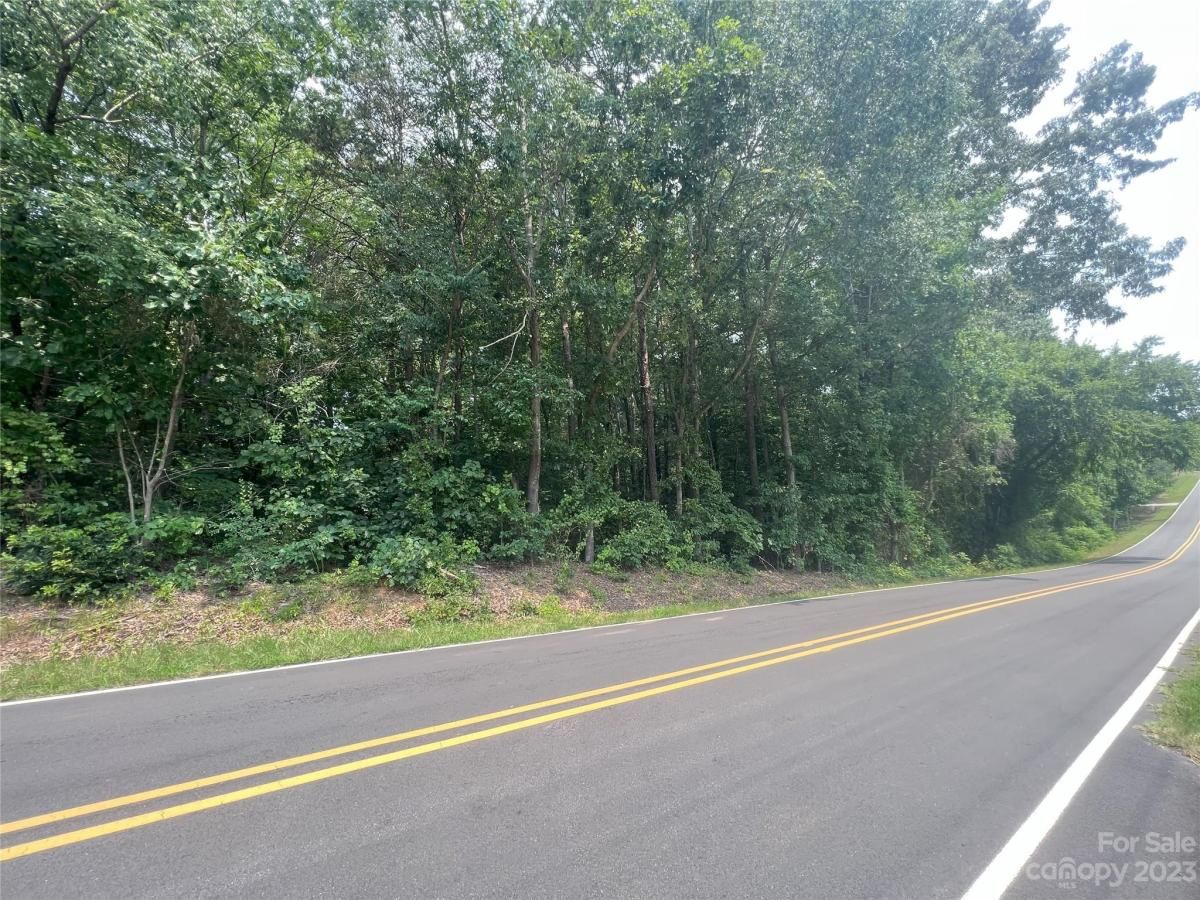 Hickory Highway Statesville NC 28677 CAR4020403