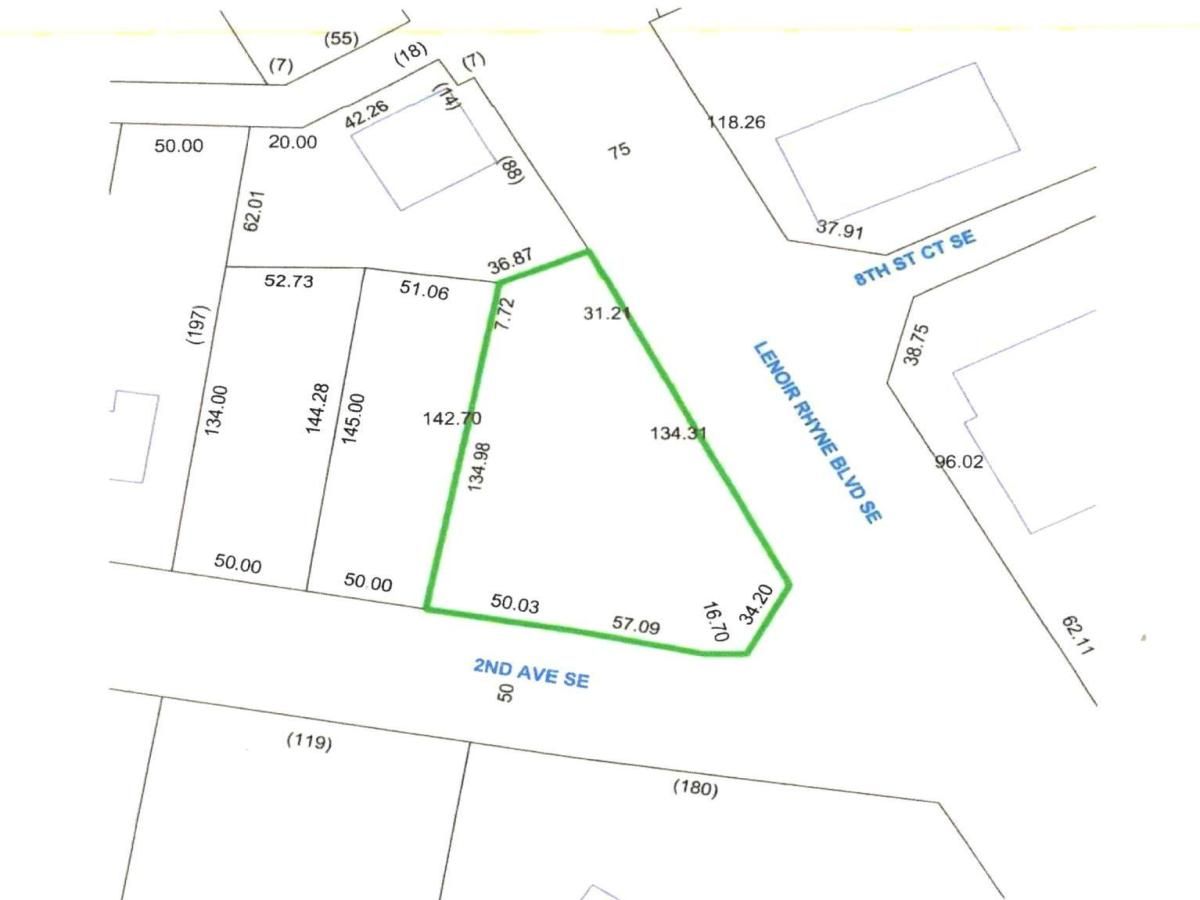 158 Lenoir Rhyne SE Boulevard Hickory NC 28602 CAR4058810