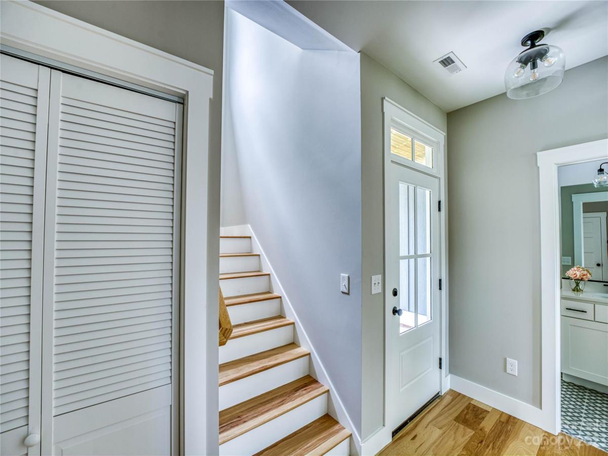 11 Rangeley Drive Asheville NC 28803 CAR4058899