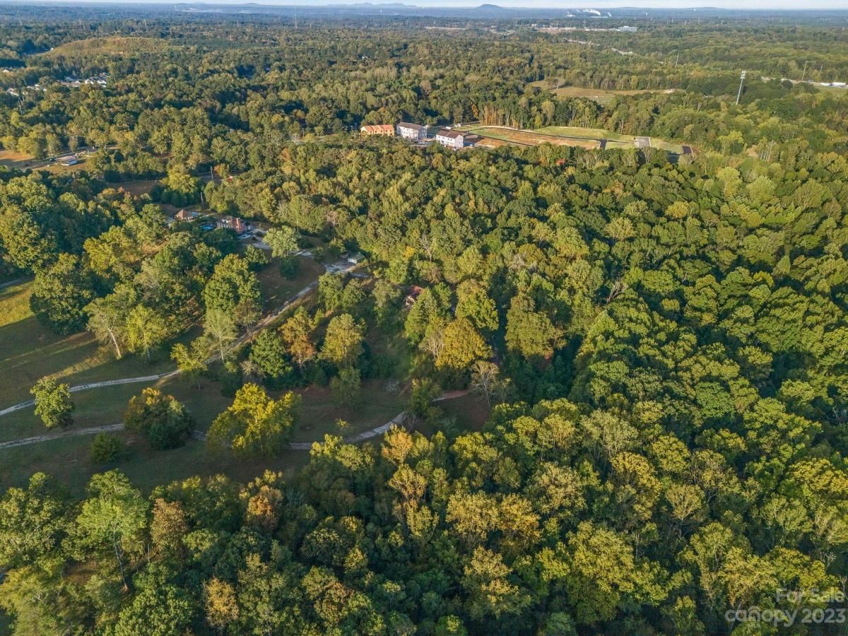 2221 Miranda Road Charlotte NC 28216 CAR4079214