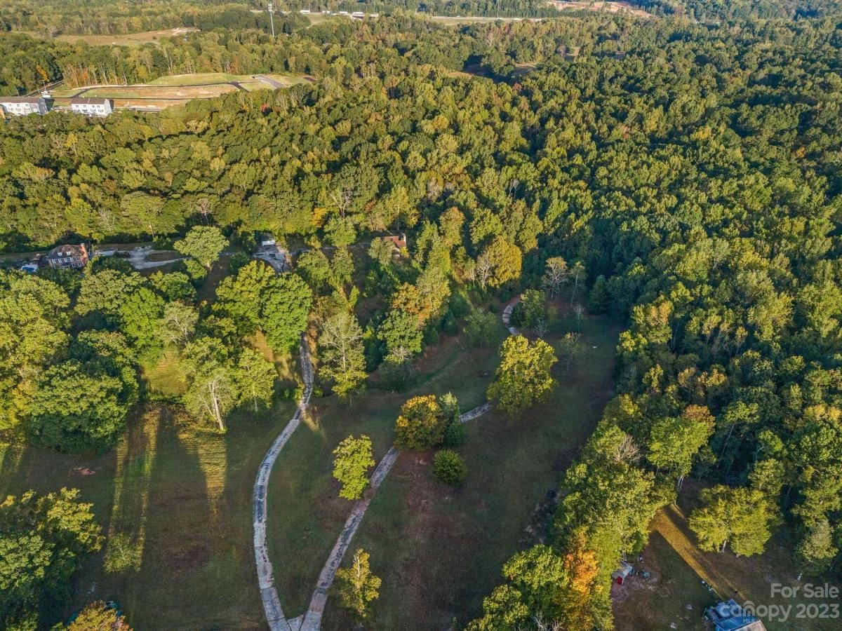 2221 Miranda Road Charlotte NC 28216 CAR4079214