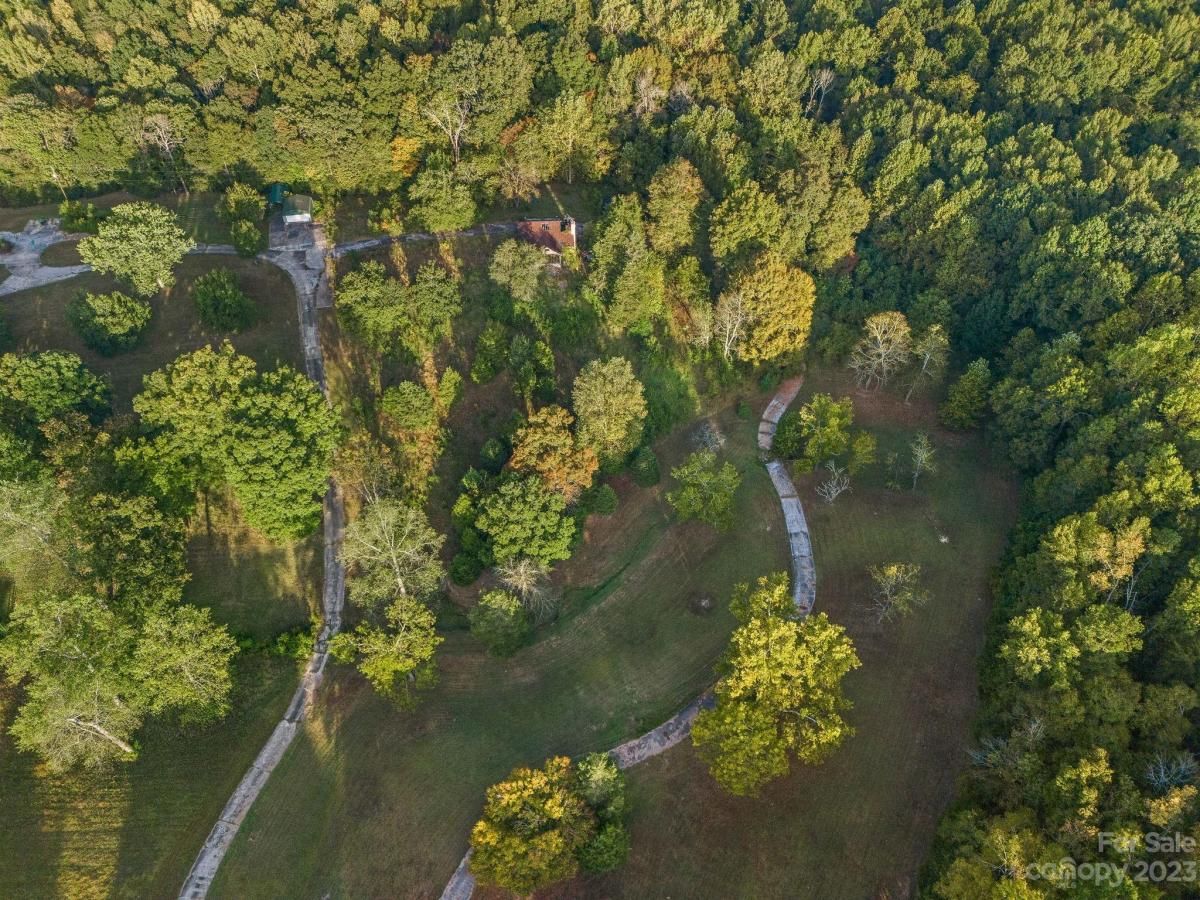 2221 Miranda Road Charlotte NC 28216 CAR4079214