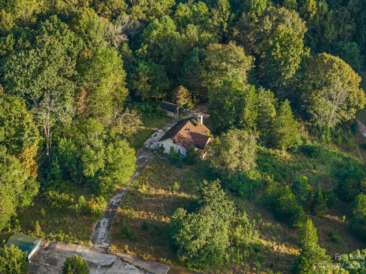 2221 Miranda Road Charlotte NC 28216 CAR4079214