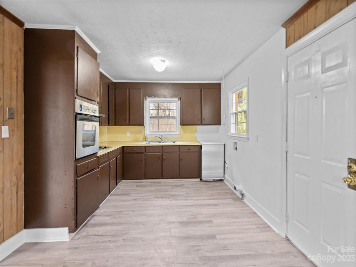 121 Paul H Beam Road Cherryville NC 28021 CAR4110346