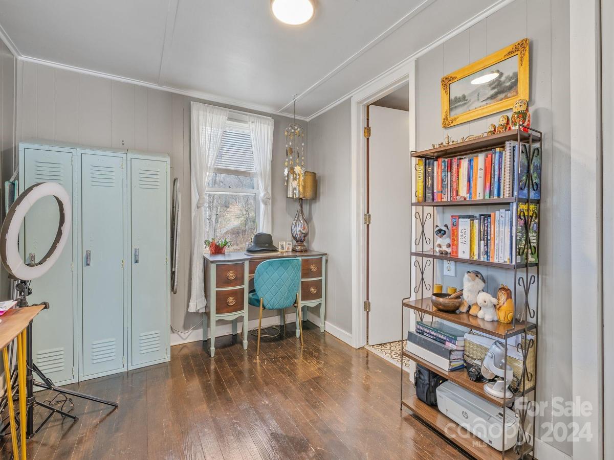 2366 Old Henson Cove Road Canton NC 28716 CAR4103952