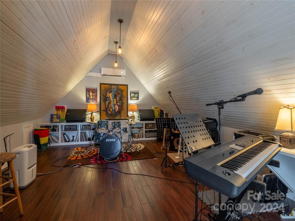 509 Collett Street NC 28655 CAR4106939