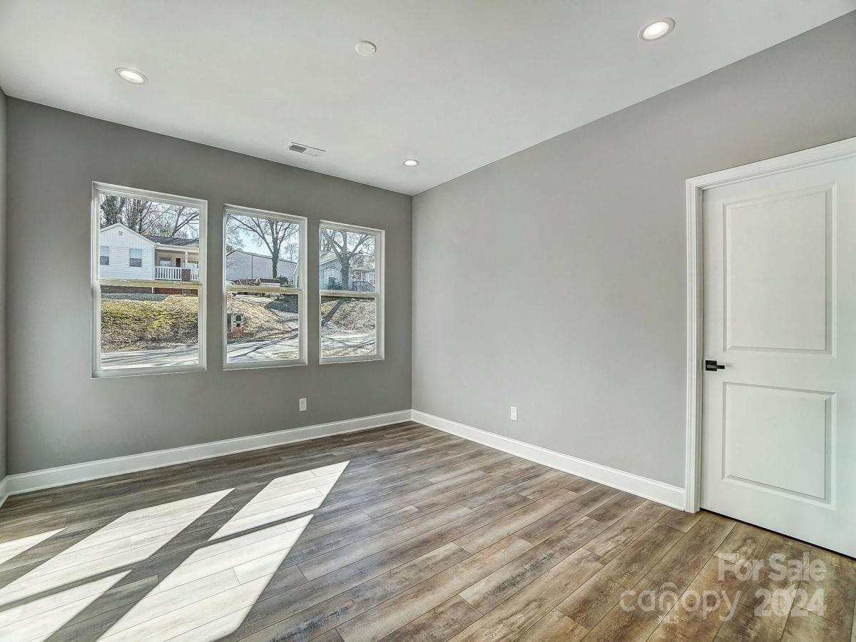 809 S Weldon Street Gastonia NC 28052 CAR4110492