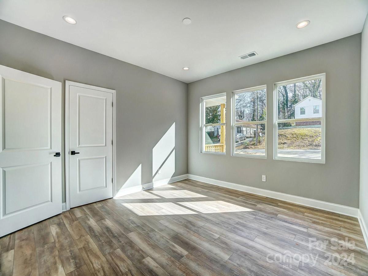 809 S Weldon Street Gastonia NC 28052 CAR4110492