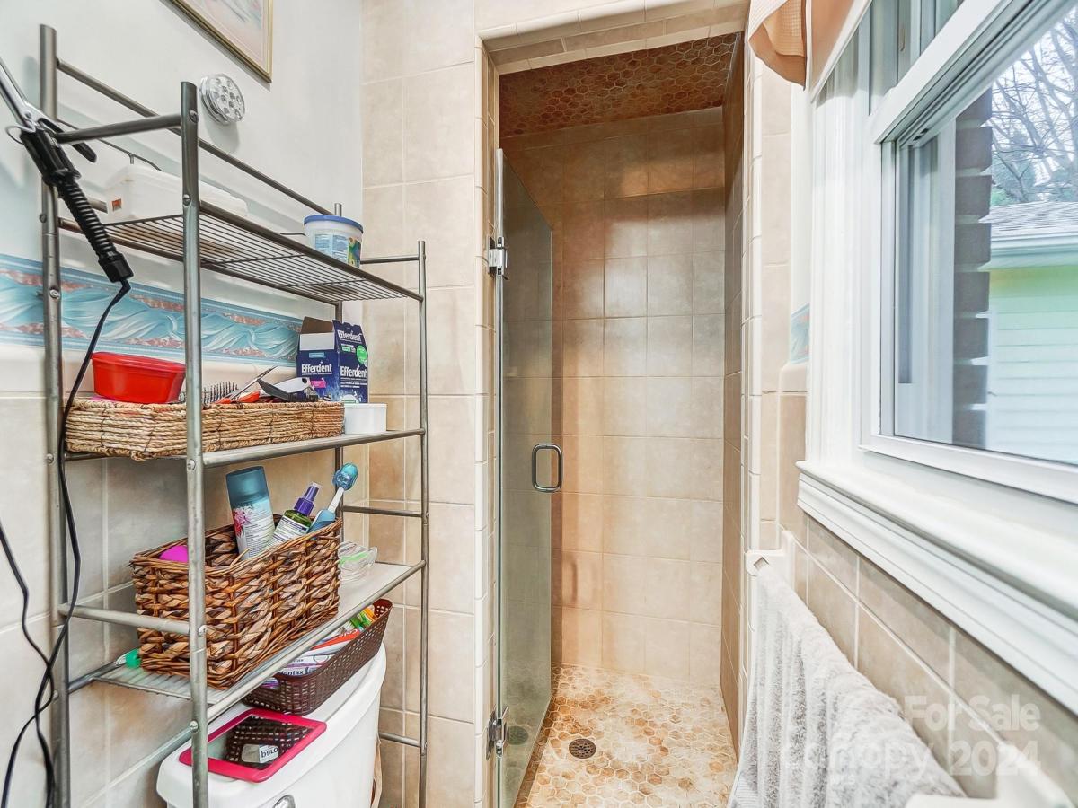 5219 Farmbrook Drive Charlotte NC 28210 CAR4113610