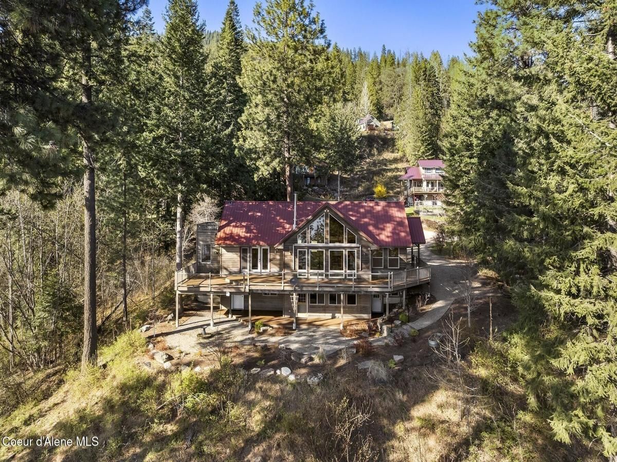 MLS #25-4018 img 0