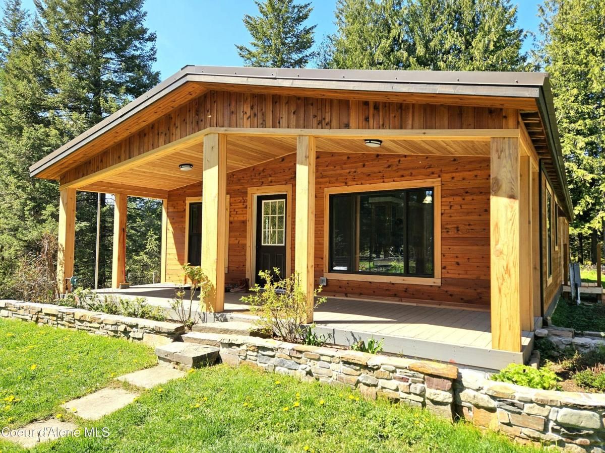 MLS #25-4360 img 0