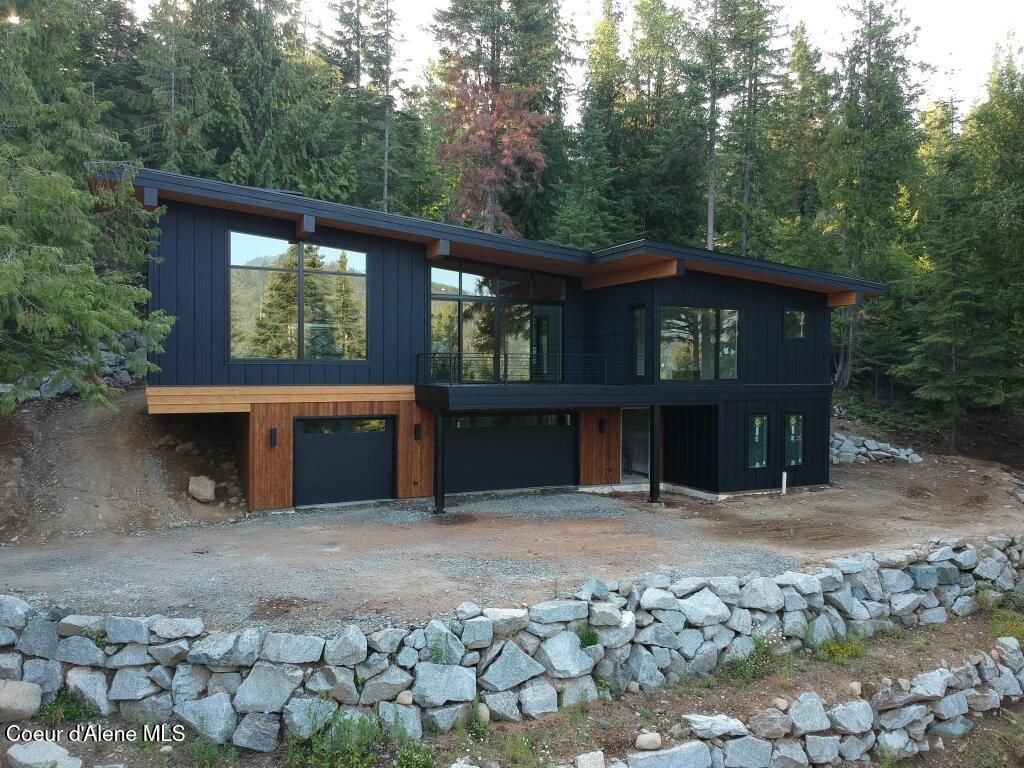 MLS #25-4853 img 0