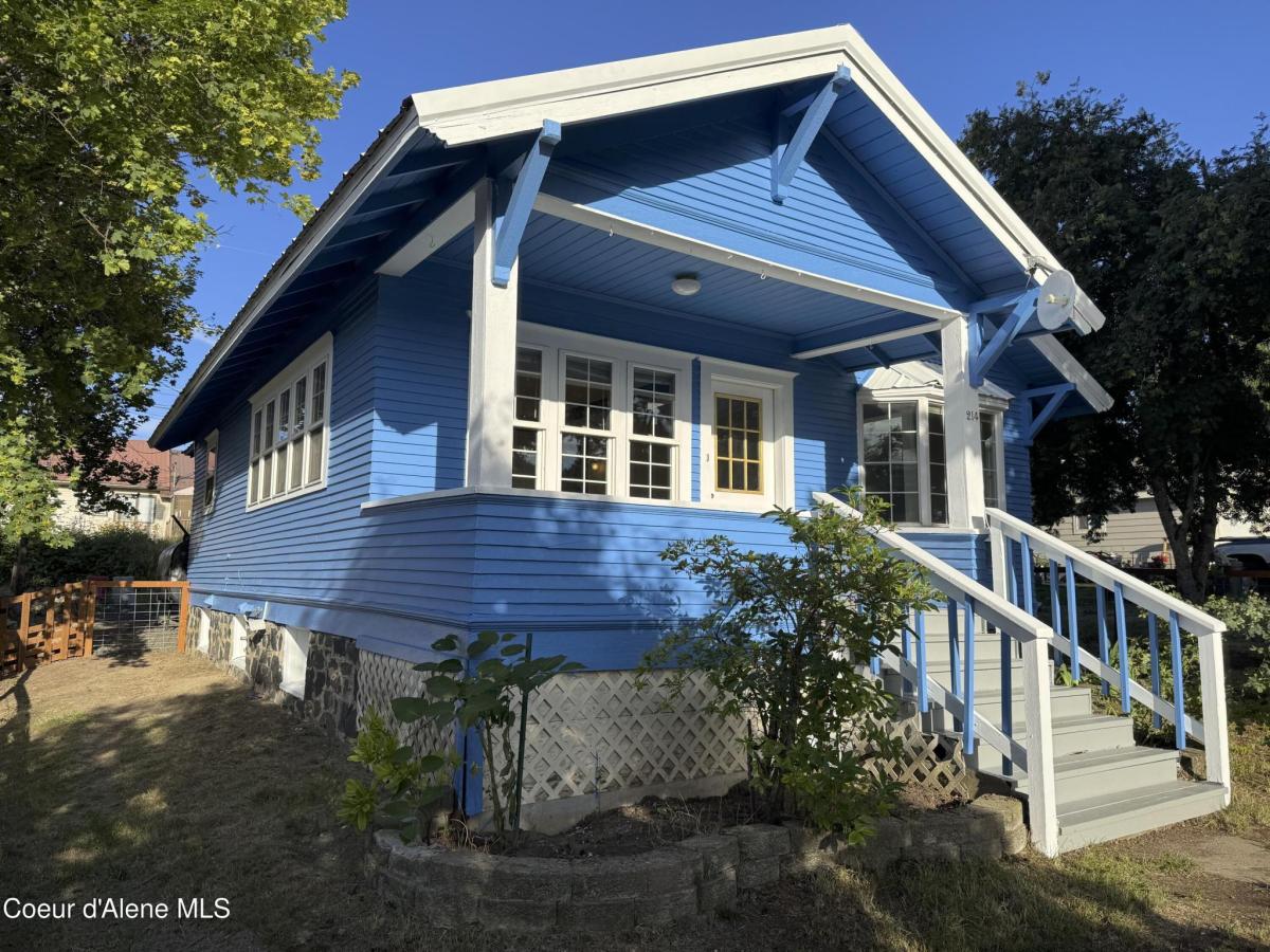 MLS #25-7579 img 0