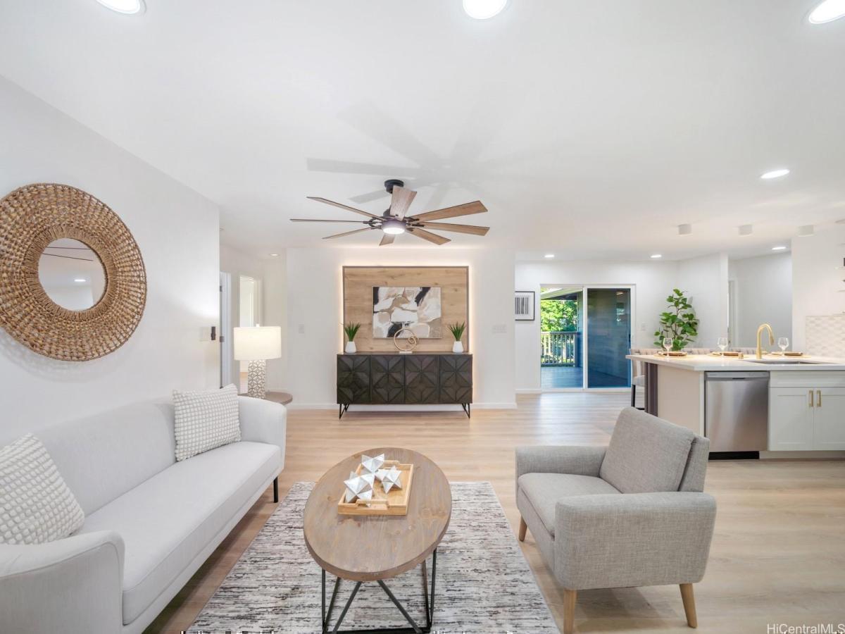 MLS #202424390 img 0