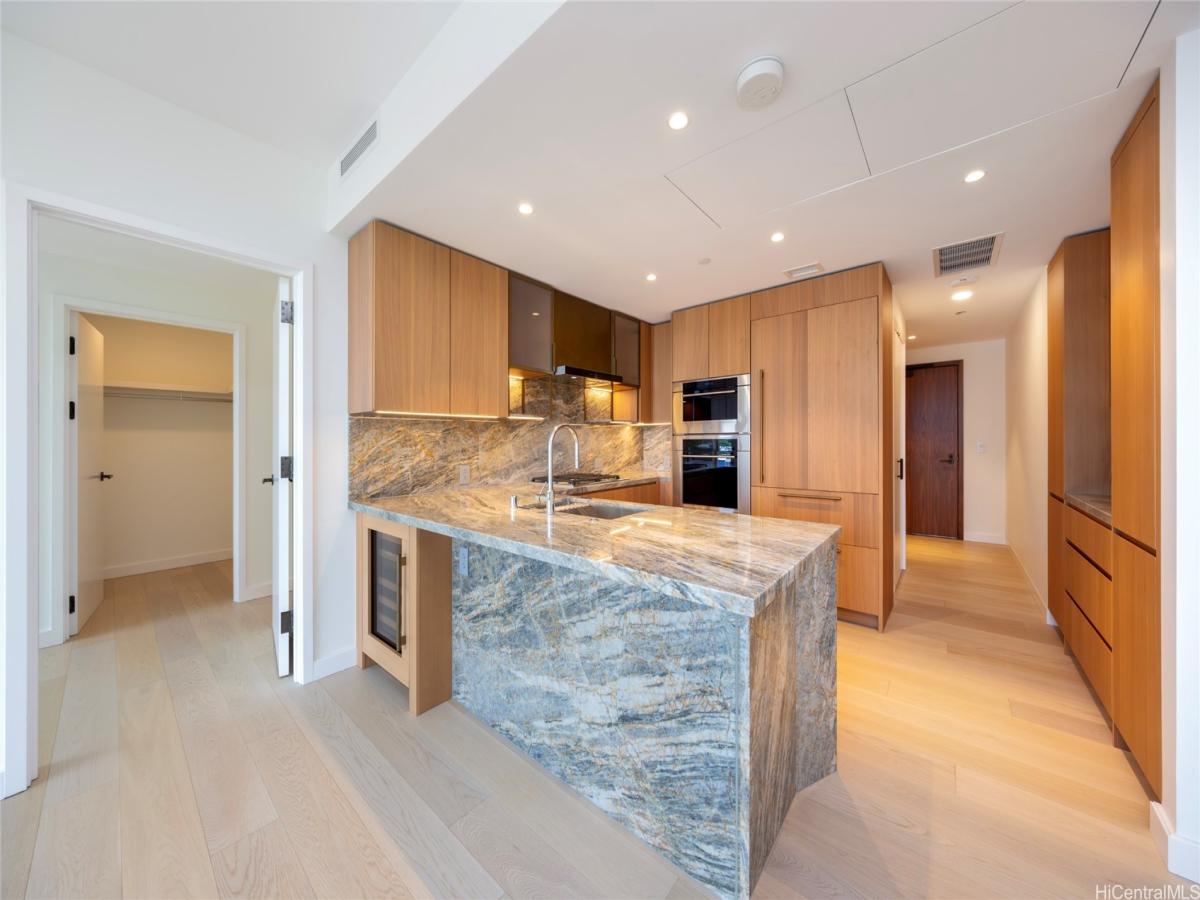 MLS #202604042 img 0