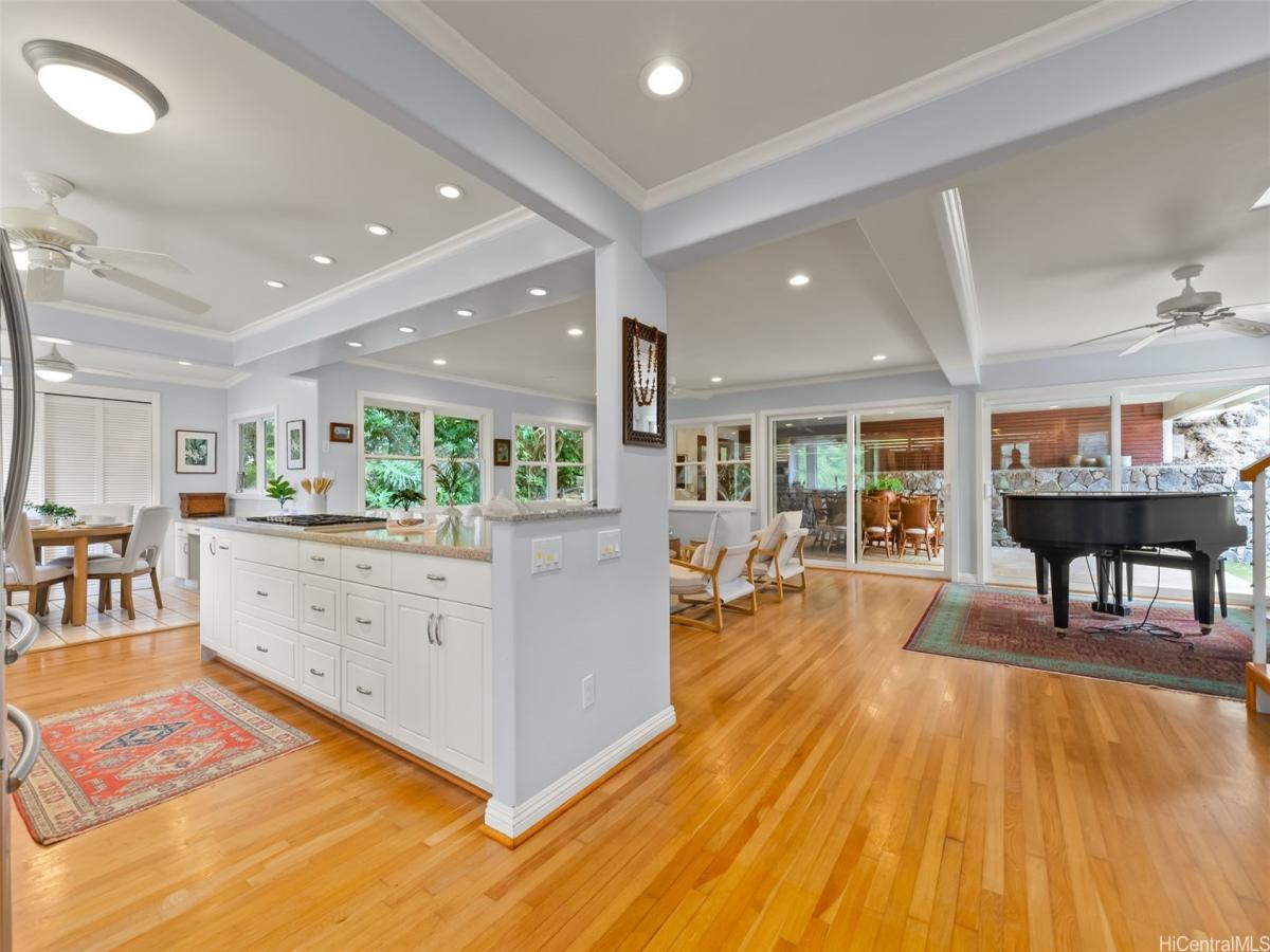 MLS #202604163 img 0