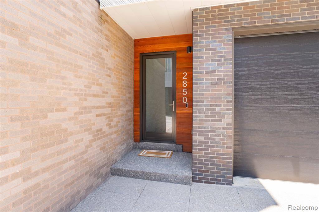 MLS #20251023742 img 0