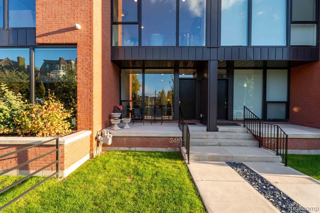 MLS #20251045340 img 0