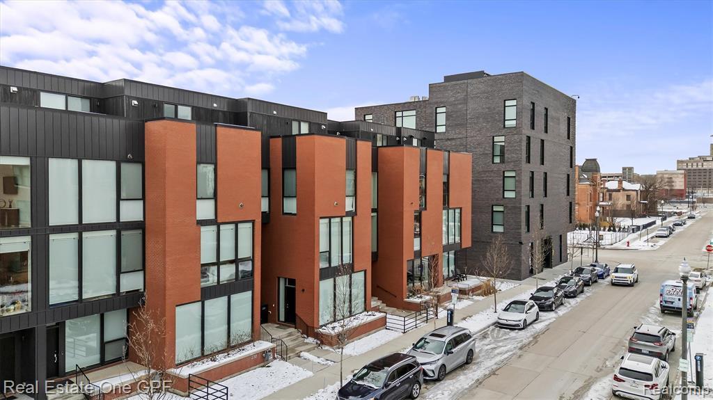 MLS #20251053356 img 0