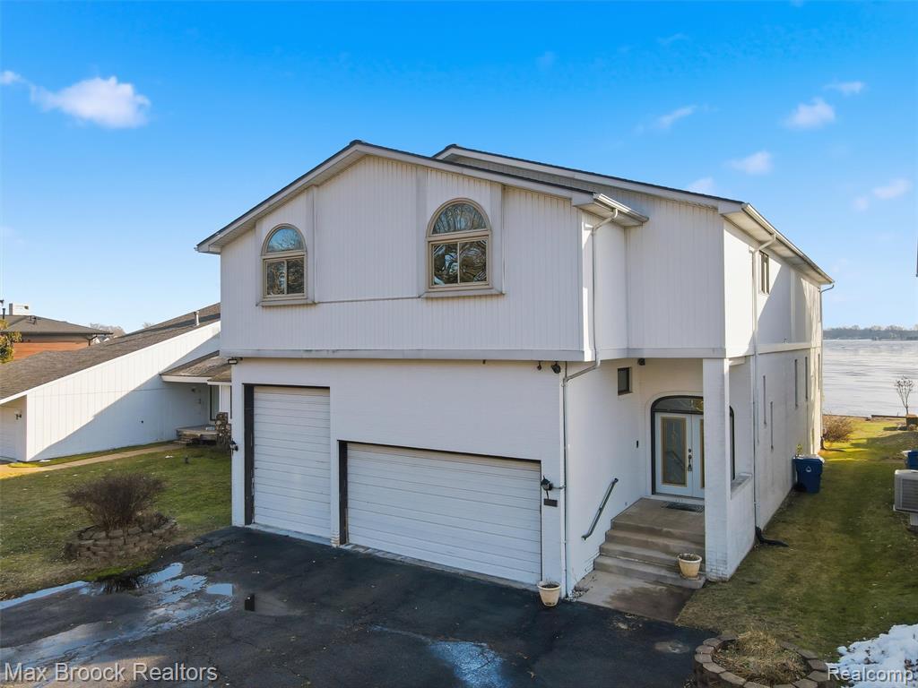 MLS #20251061385 img 0