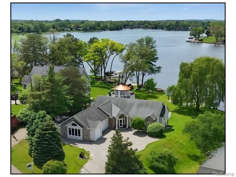 MLS #20261007560 img 0