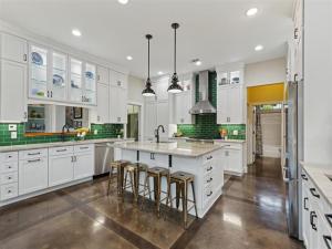 MLS #20899742 img 0