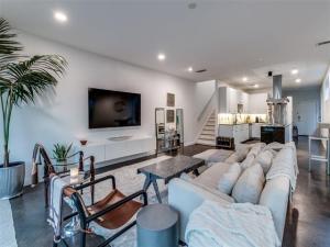 MLS #20905647 img 0