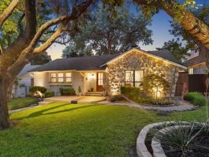 MLS #20914956 img 0