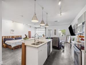 MLS #20945659 img 0