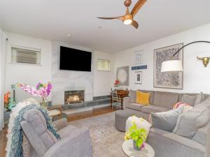 MLS #20952461 img 0