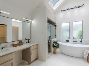 MLS #20962912 img 0