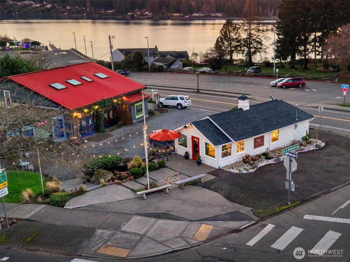 MLS #NWM2210599 img 0