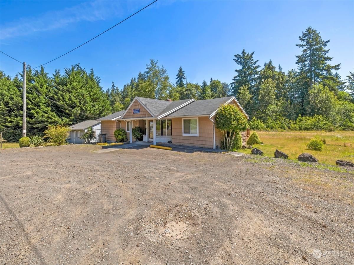 MLS #NWM2256800 img 0