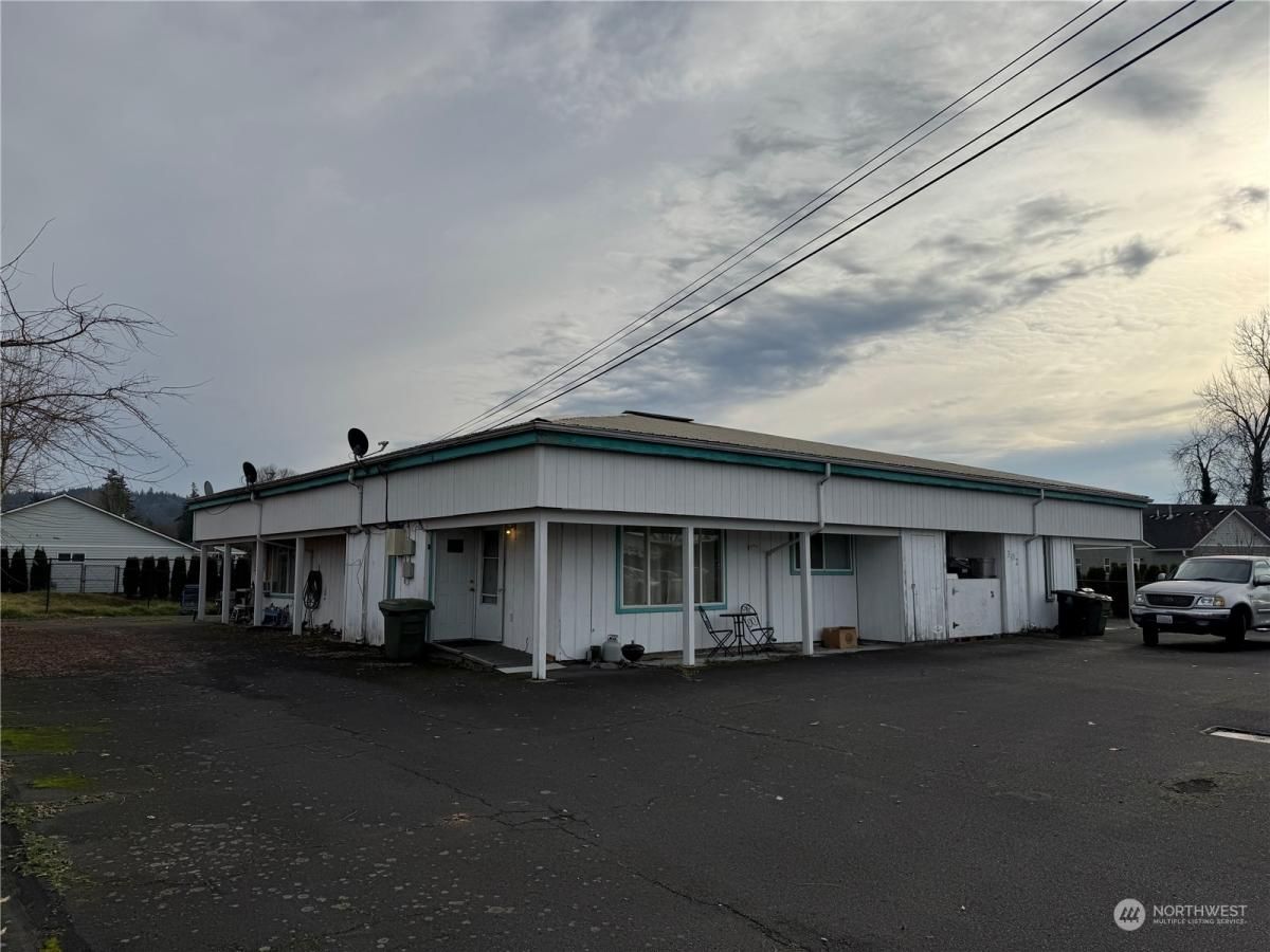 MLS #NWM2316017 img 0