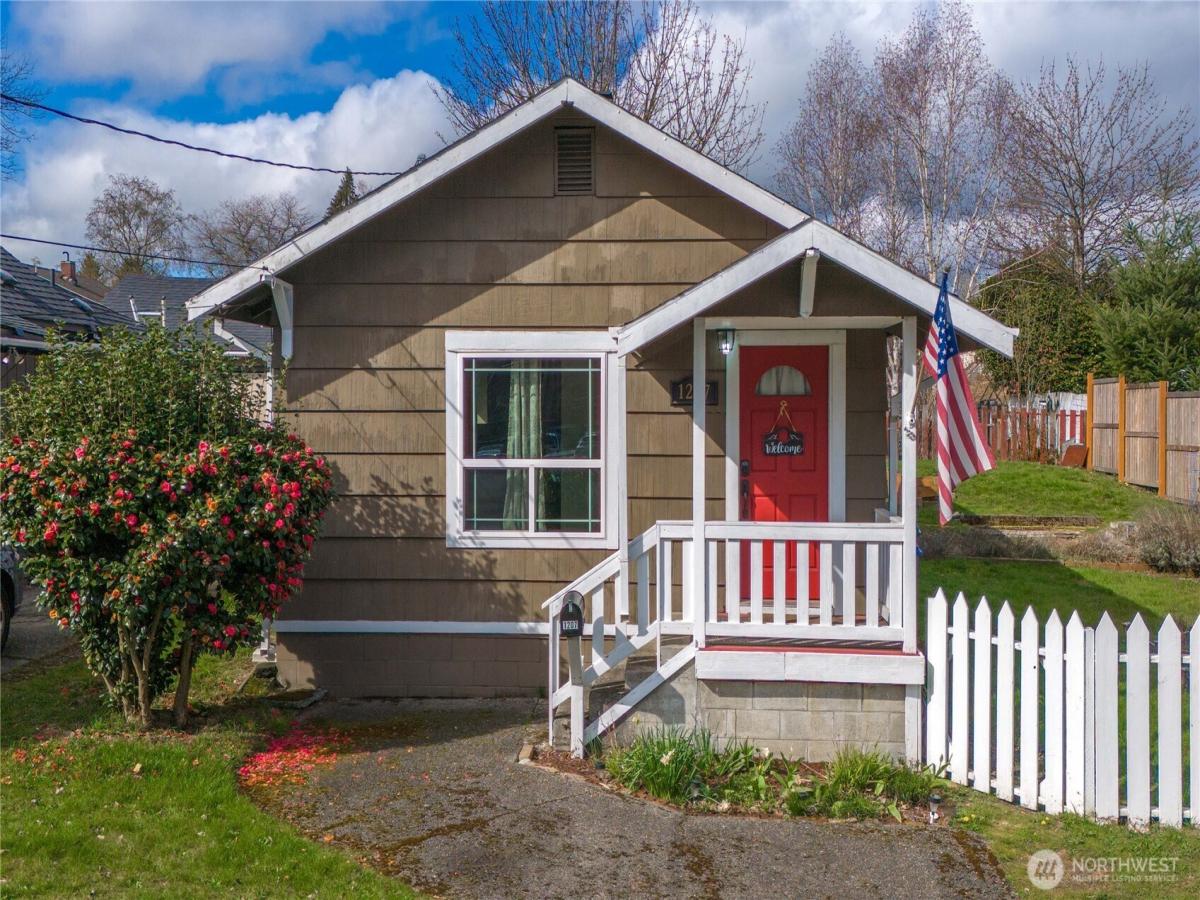 MLS #NWM2338512 img 0