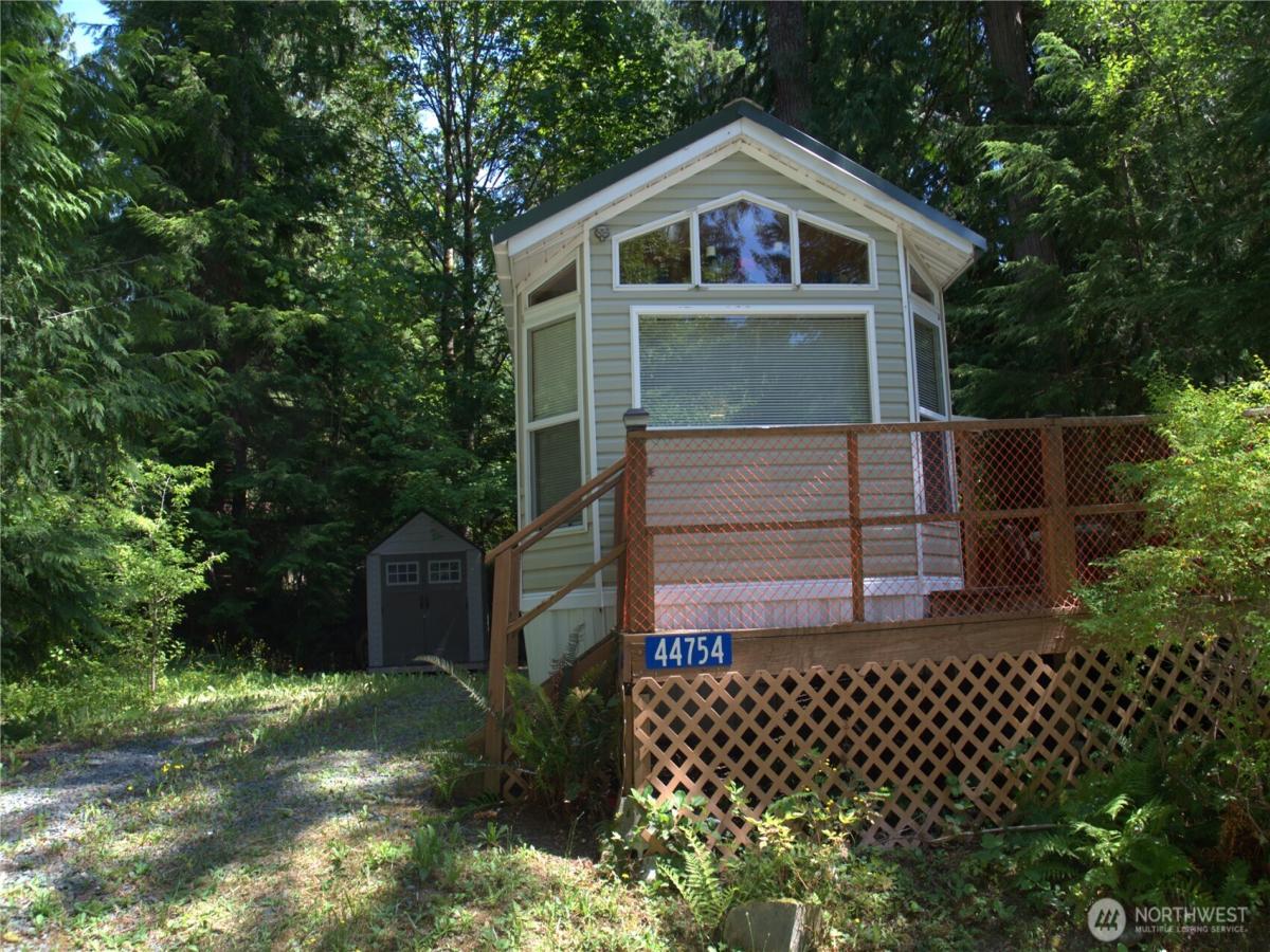 MLS #NWM2343948 img 0