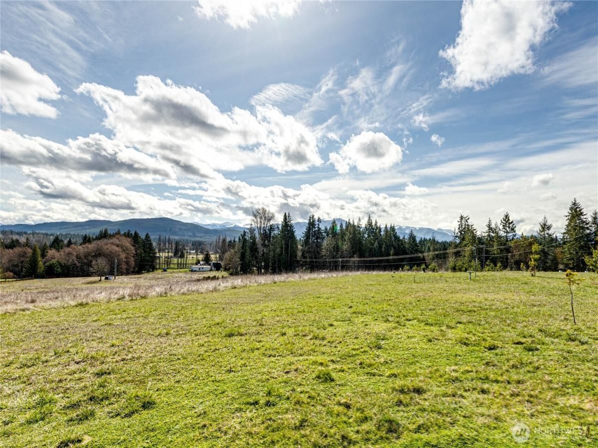 MLS #NWM2354649 img 0