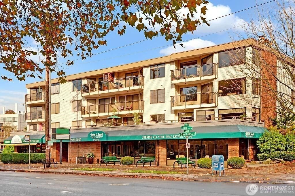 MLS #NWM2368935 img 0
