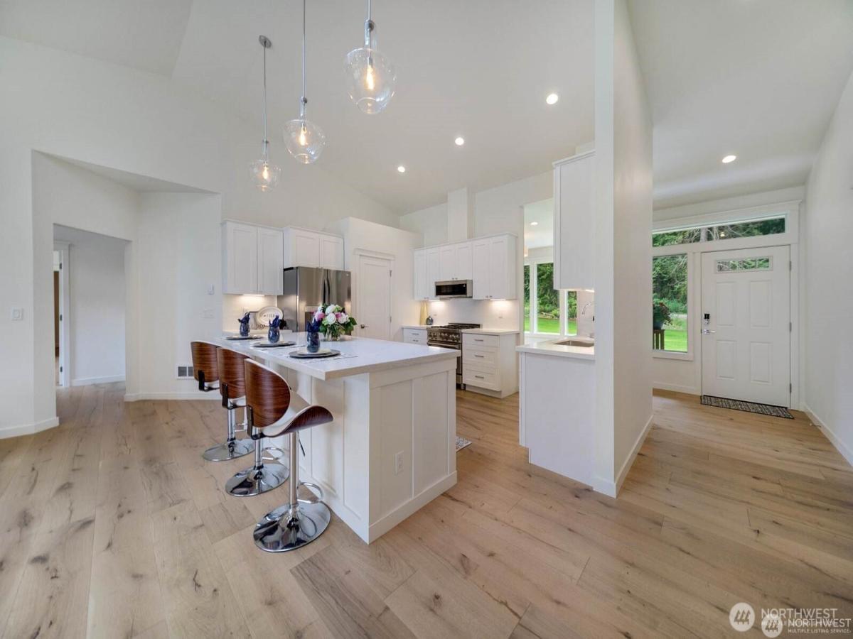 MLS #NWM2371556 img 0