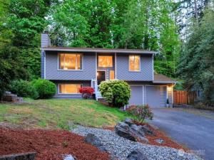 MLS #NWM2375639 img 0