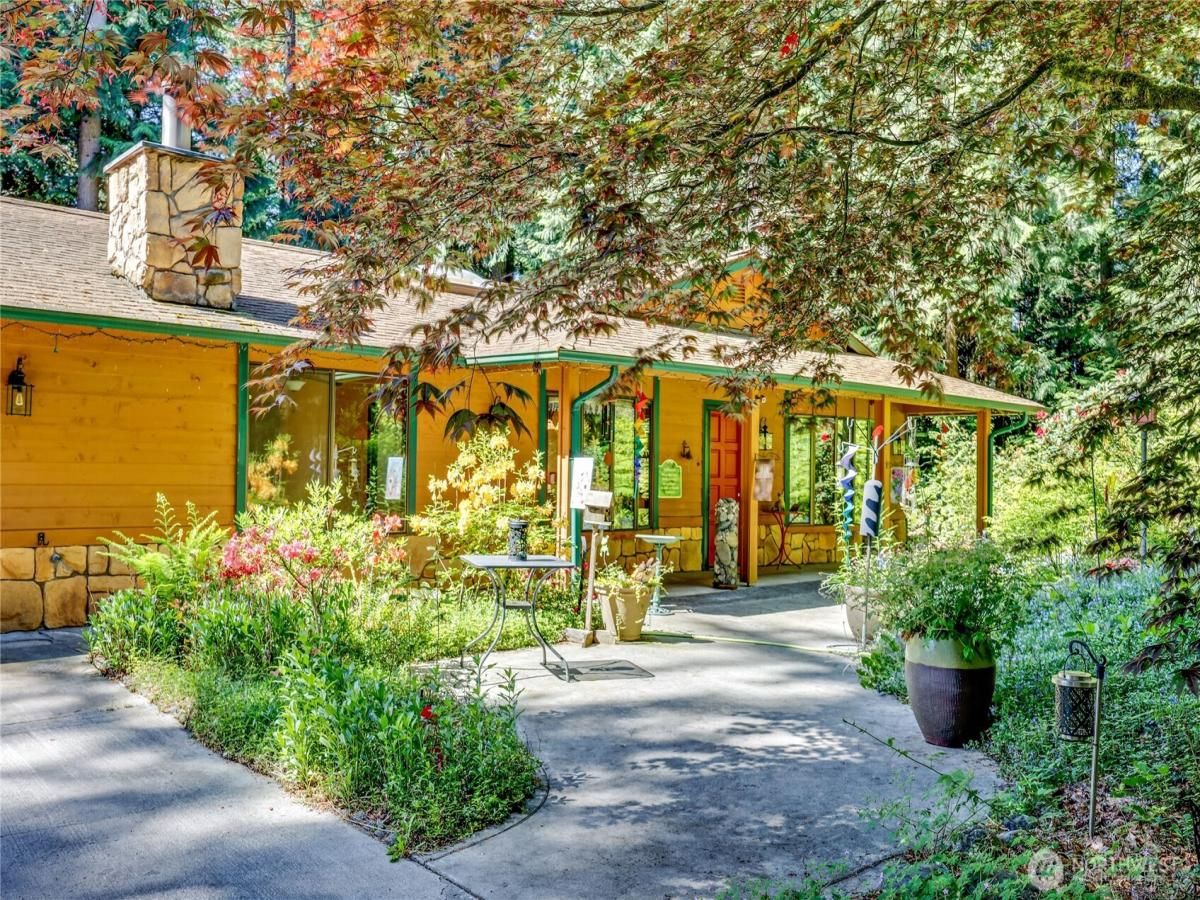 MLS #NWM2381848 img 0