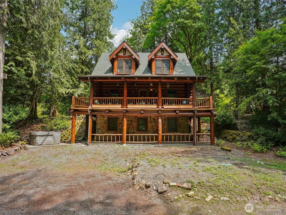 MLS #NWM2388968 img 0