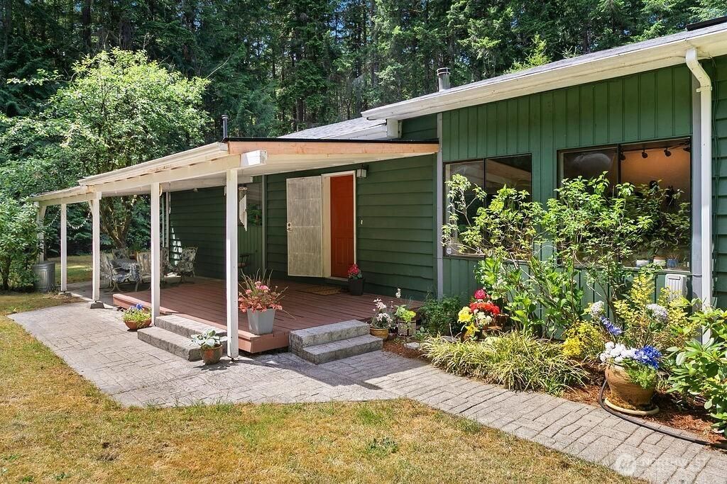 MLS #NWM2392248 img 0