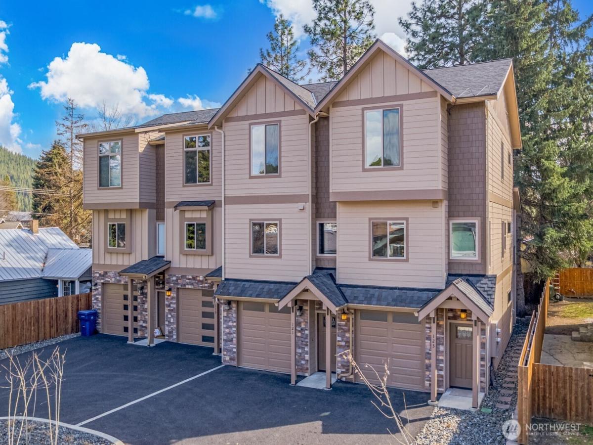 MLS #NWM2393132 img 0