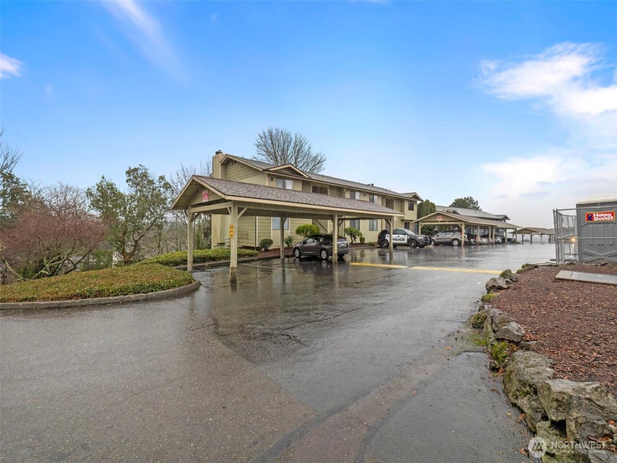 MLS #NWM2396487 img 0